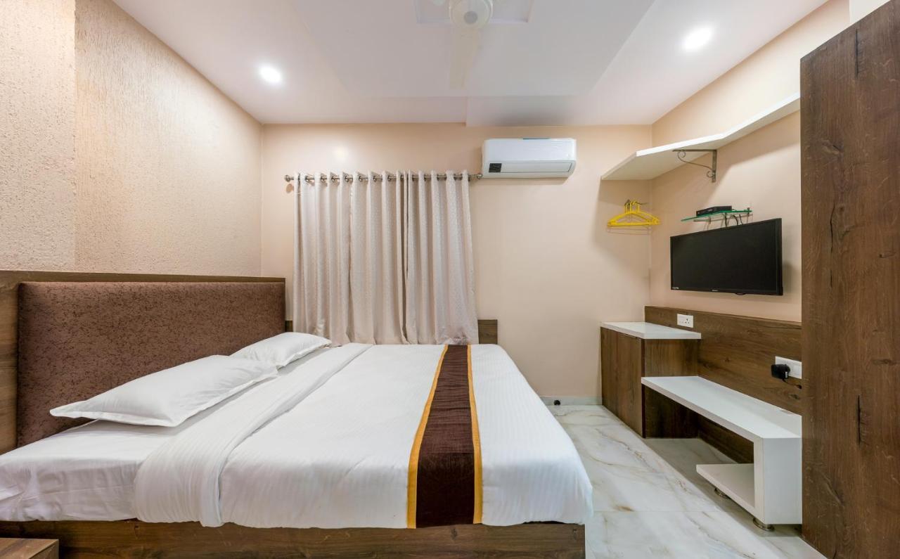 Hotel Aatithya Satkar Near Mahalaxmi Temple Колхапур Экстерьер фото