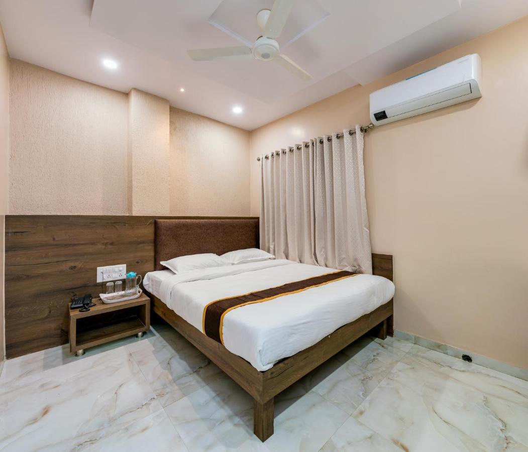 Hotel Aatithya Satkar Near Mahalaxmi Temple Колхапур Экстерьер фото